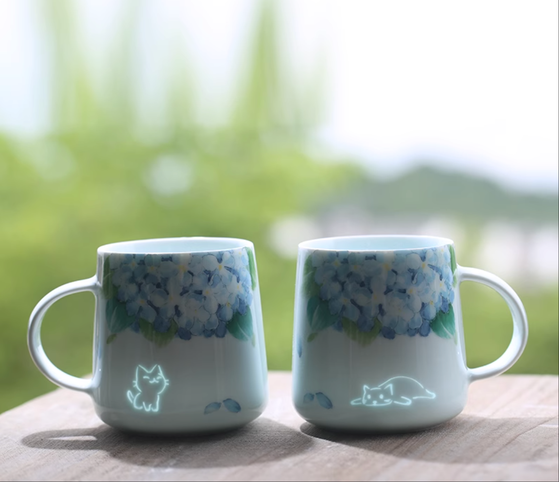 「Floral Whispers」Luminous Cat Mug